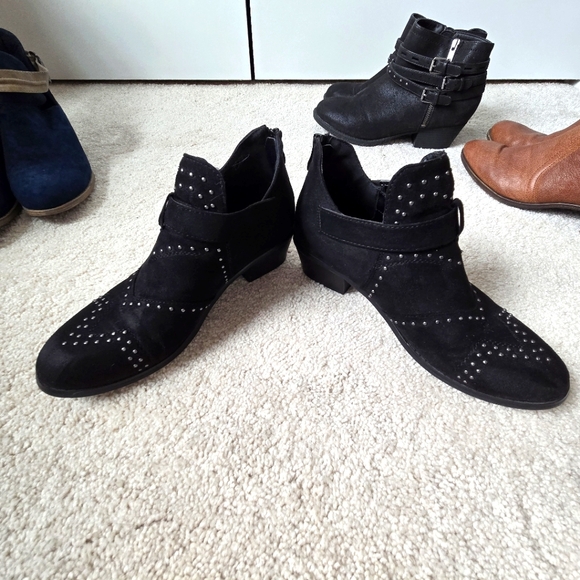 Studded Ankle Bootie. Black. Size 8.5 - Picture 2 of 7